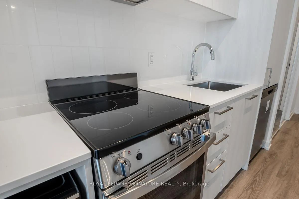 Photo 9 of Unit 3201, 195 Commerce Street, Vaughan, Vaughan Corporate Centre — HOMEH