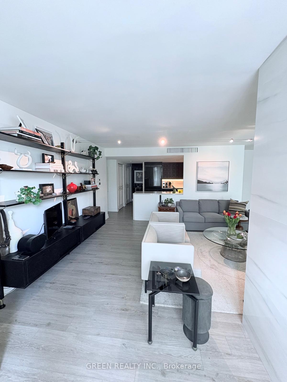 Photo 10 of Unit 502, 70 Montclair Avenue, Toronto, Forest Hill South — HOMEH