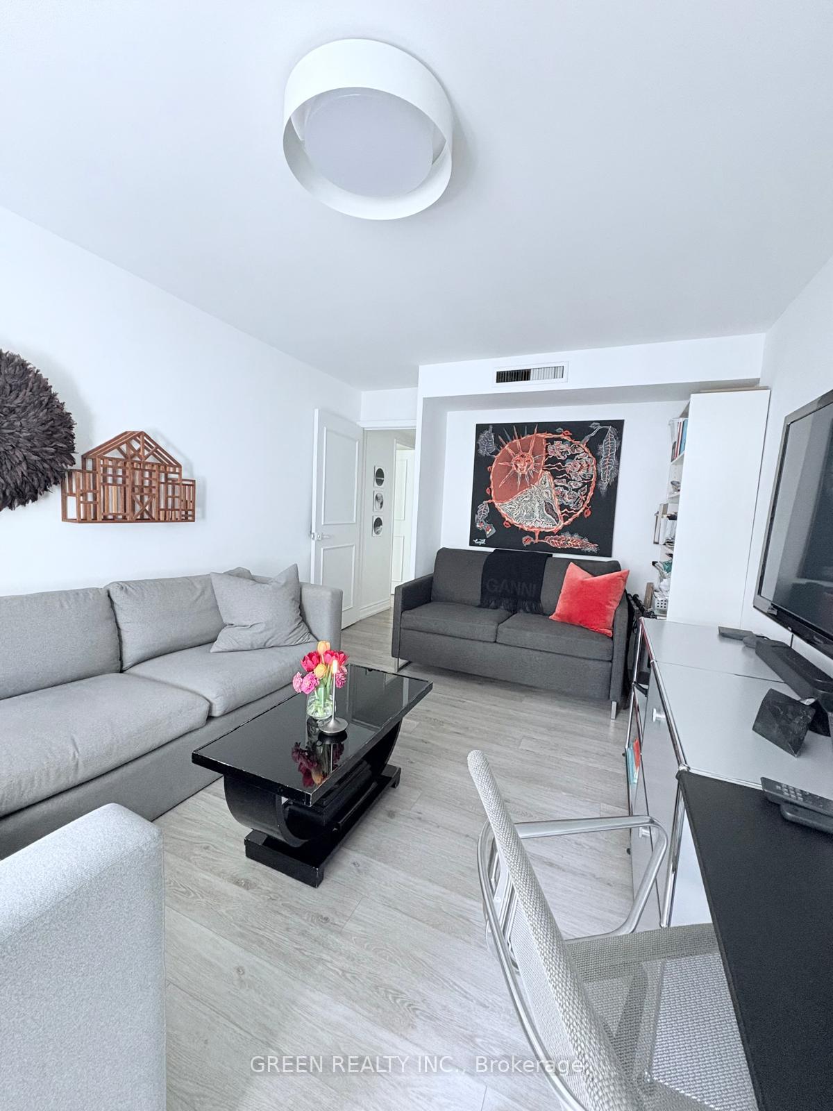Photo 14 of Unit 502, 70 Montclair Avenue, Toronto, Forest Hill South — HOMEH