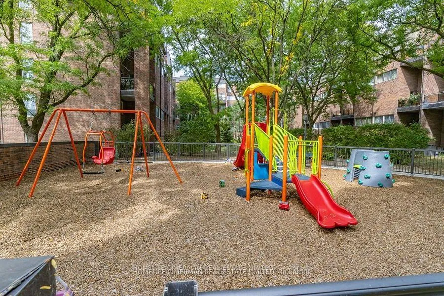 Photo 15 of Unit 260, 16 Elgin Street, Markham, Thornhill — HOMEH