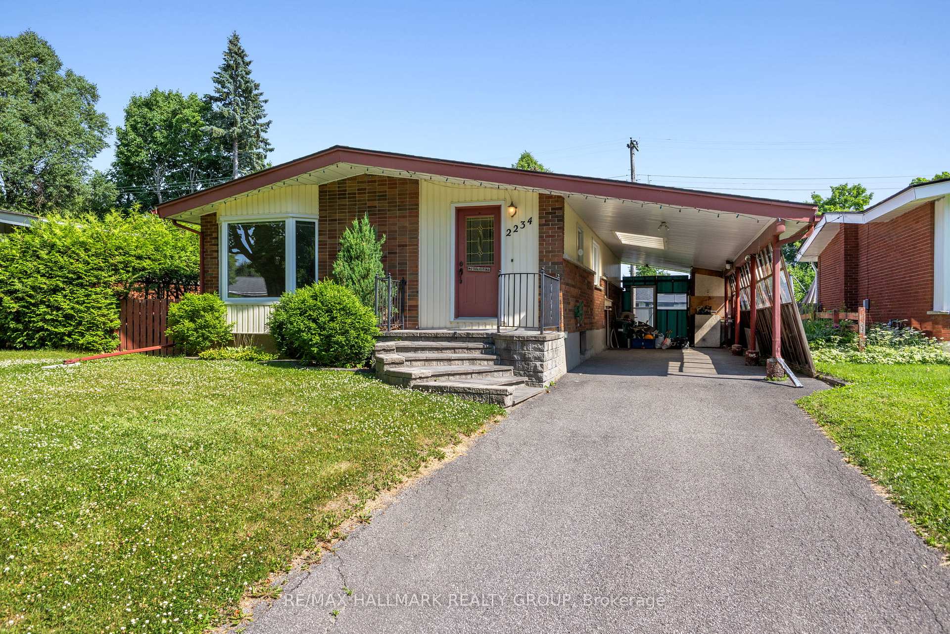 Photo 2 of 2234 Bingham Street, Ottawa, Elmvale Acres/Urbandale — HOMEH