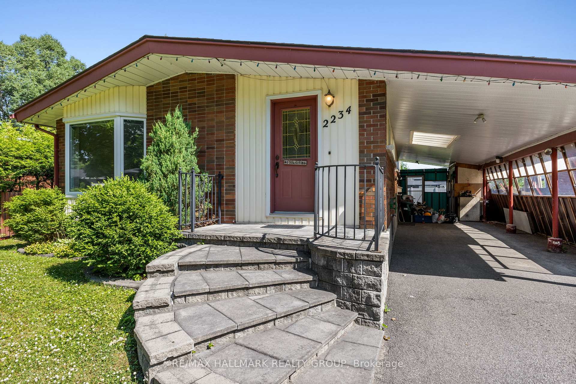 Photo 4 of 2234 Bingham Street, Ottawa, Elmvale Acres/Urbandale — HOMEH
