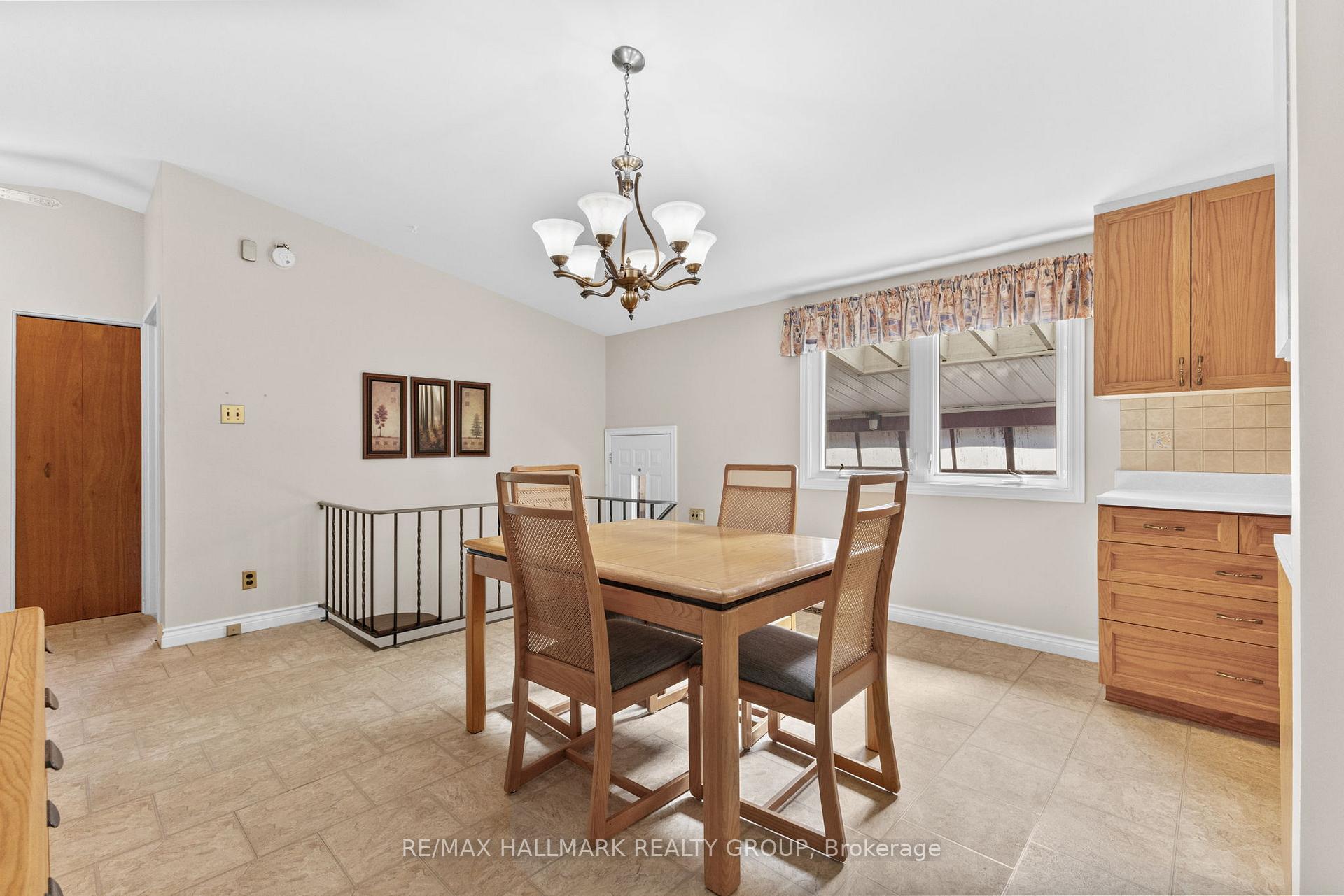 Photo 10 of 2234 Bingham Street, Ottawa, Elmvale Acres/Urbandale — HOMEH