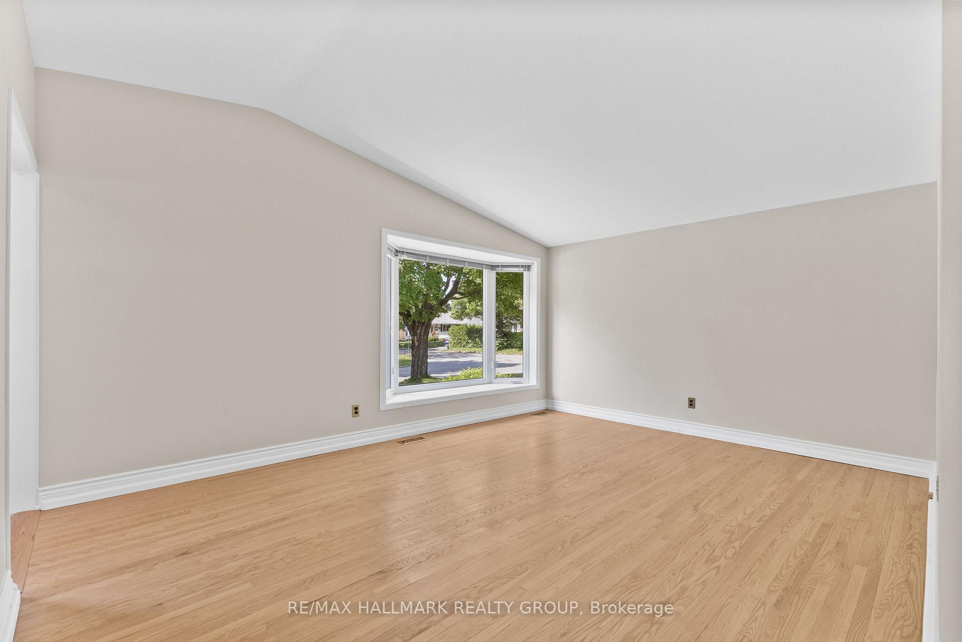 Photo 17 of 2234 Bingham Street, Ottawa, Elmvale Acres/Urbandale — HOMEH