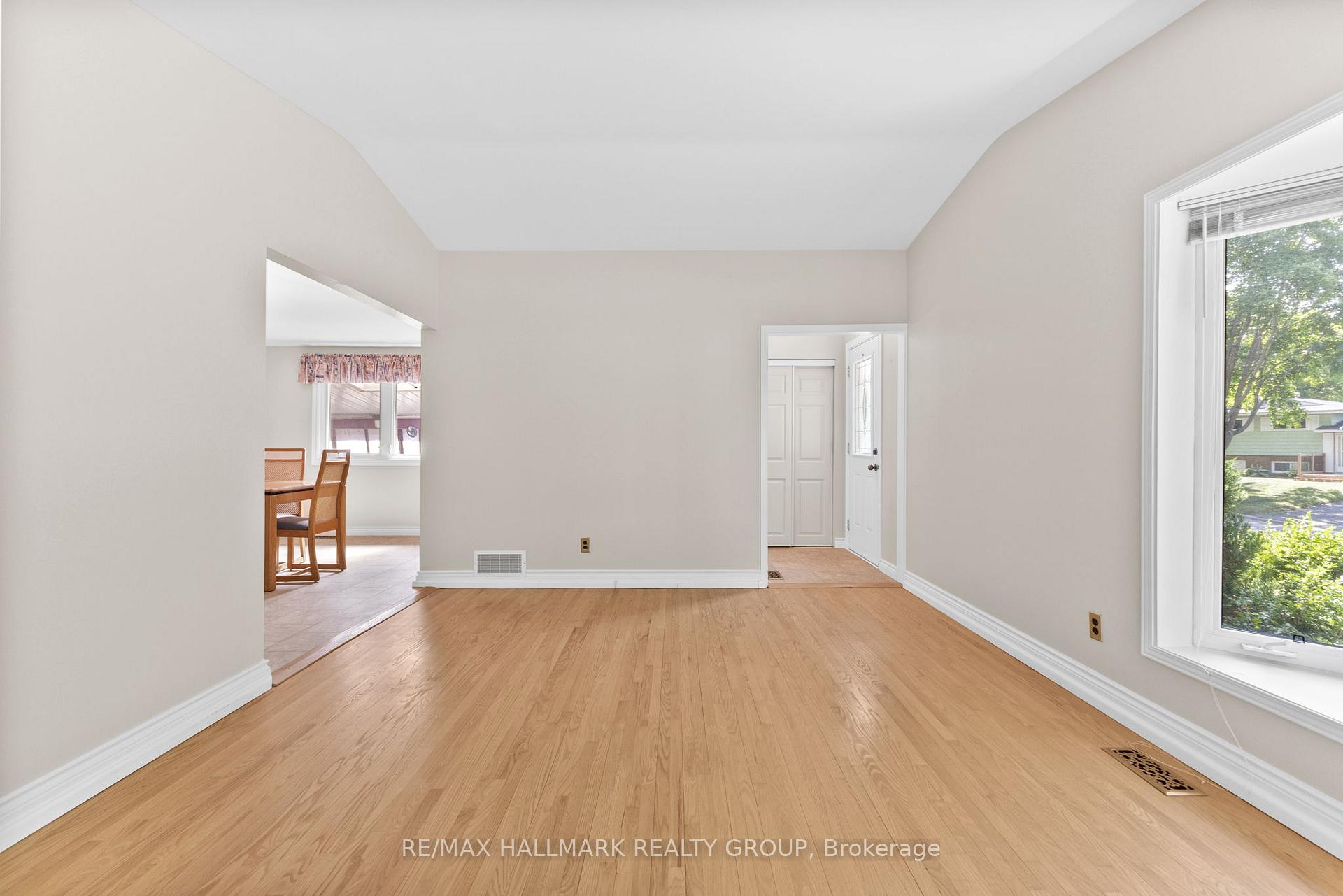 Photo 18 of 2234 Bingham Street, Ottawa, Elmvale Acres/Urbandale — HOMEH