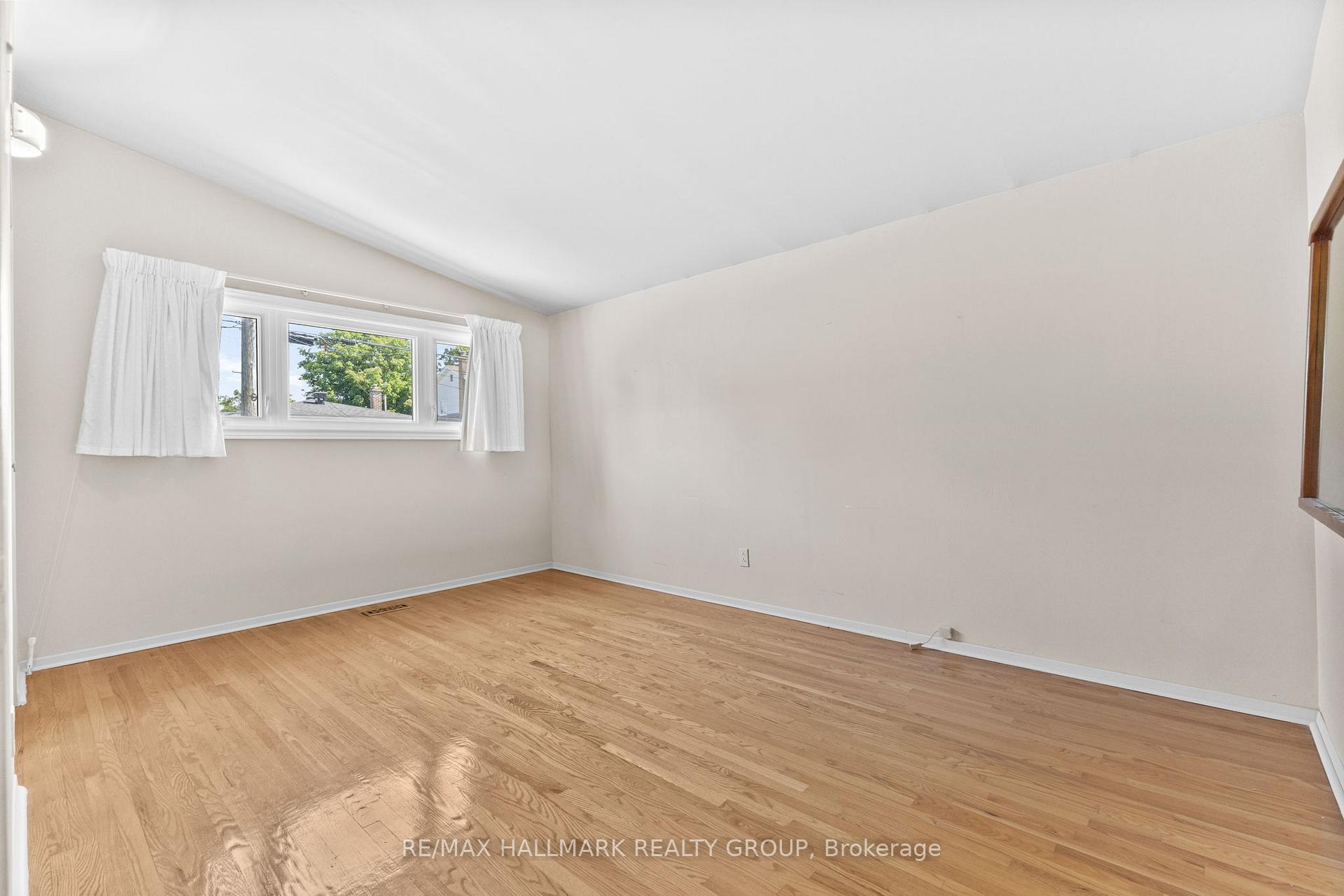 Photo 19 of 2234 Bingham Street, Ottawa, Elmvale Acres/Urbandale — HOMEH