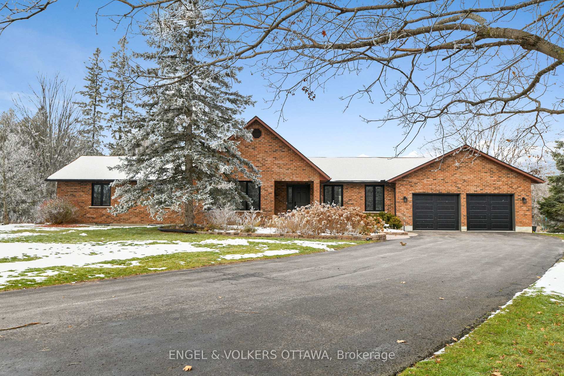 Photo 1 of 102 Delaney Drive, Ottawa, Huntley Ward (South West) — HOMEH