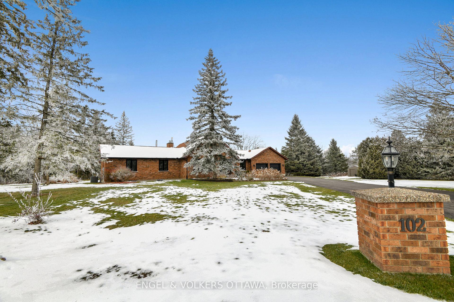 Photo 4 of 102 Delaney Drive, Ottawa, Huntley Ward (South West) — HOMEH
