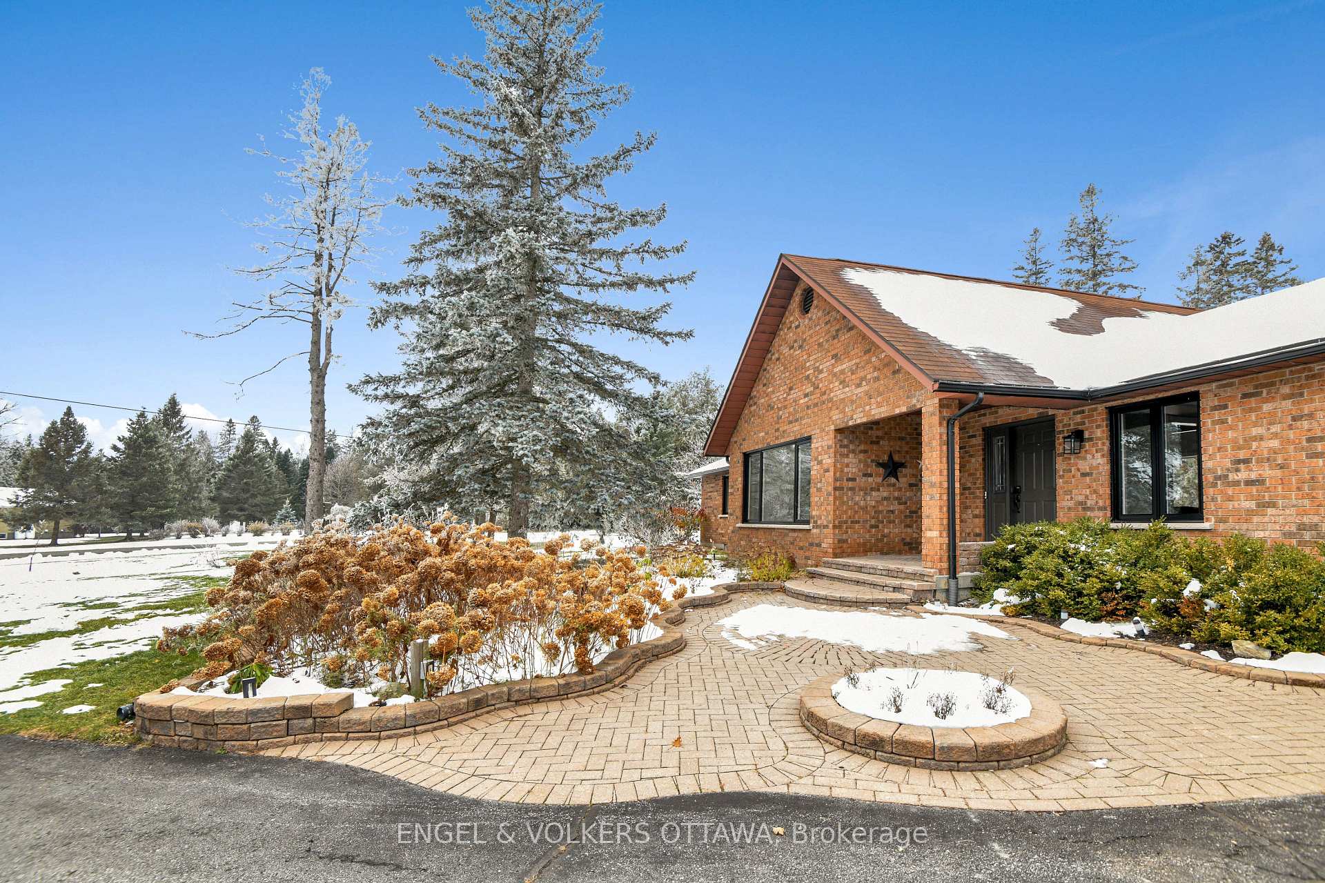 Photo 2 of 102 Delaney Drive, Ottawa, Huntley Ward (South West) — HOMEH