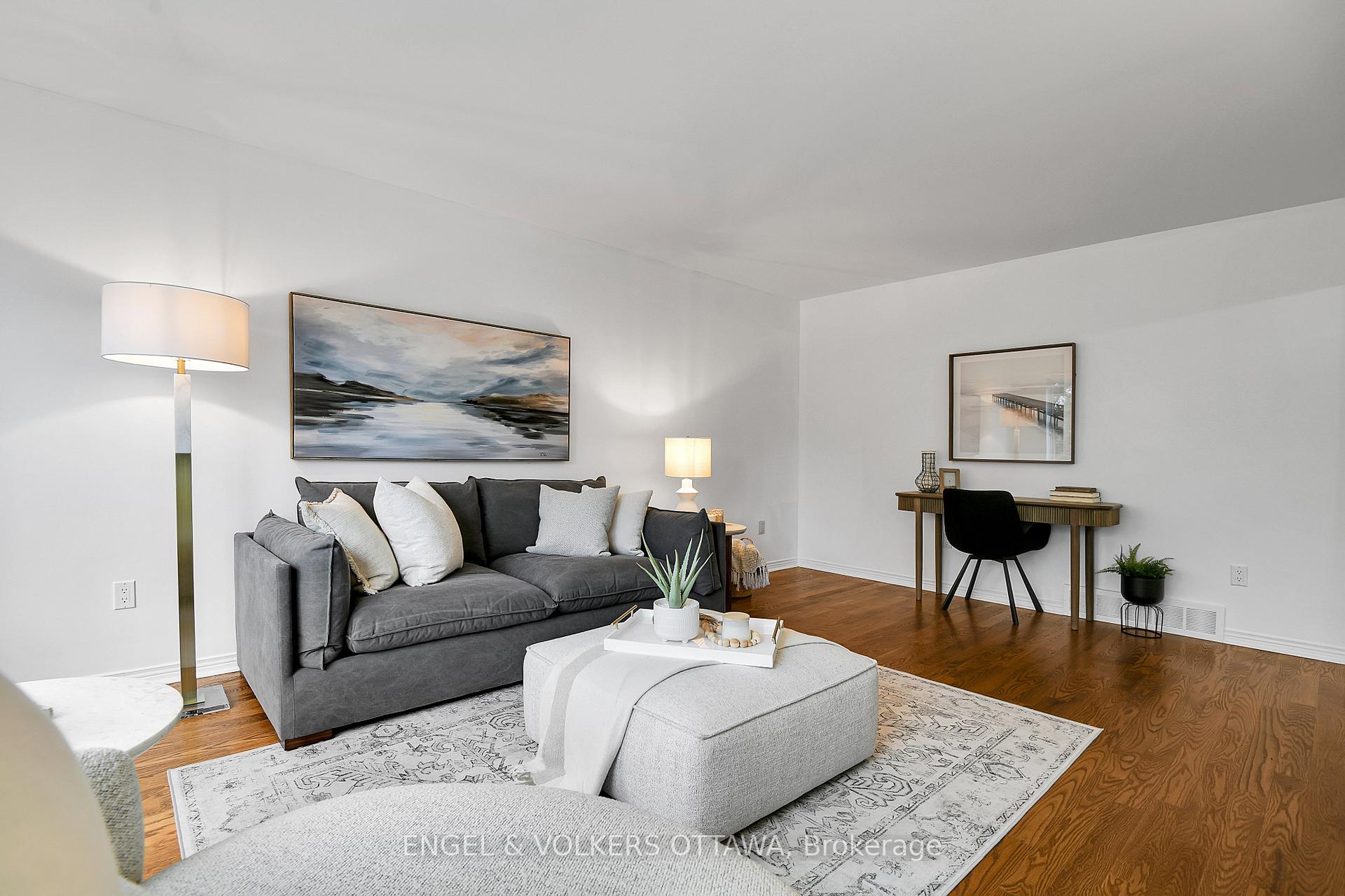 Photo 5 of 102 Delaney Drive, Ottawa, Huntley Ward (South West) — HOMEH