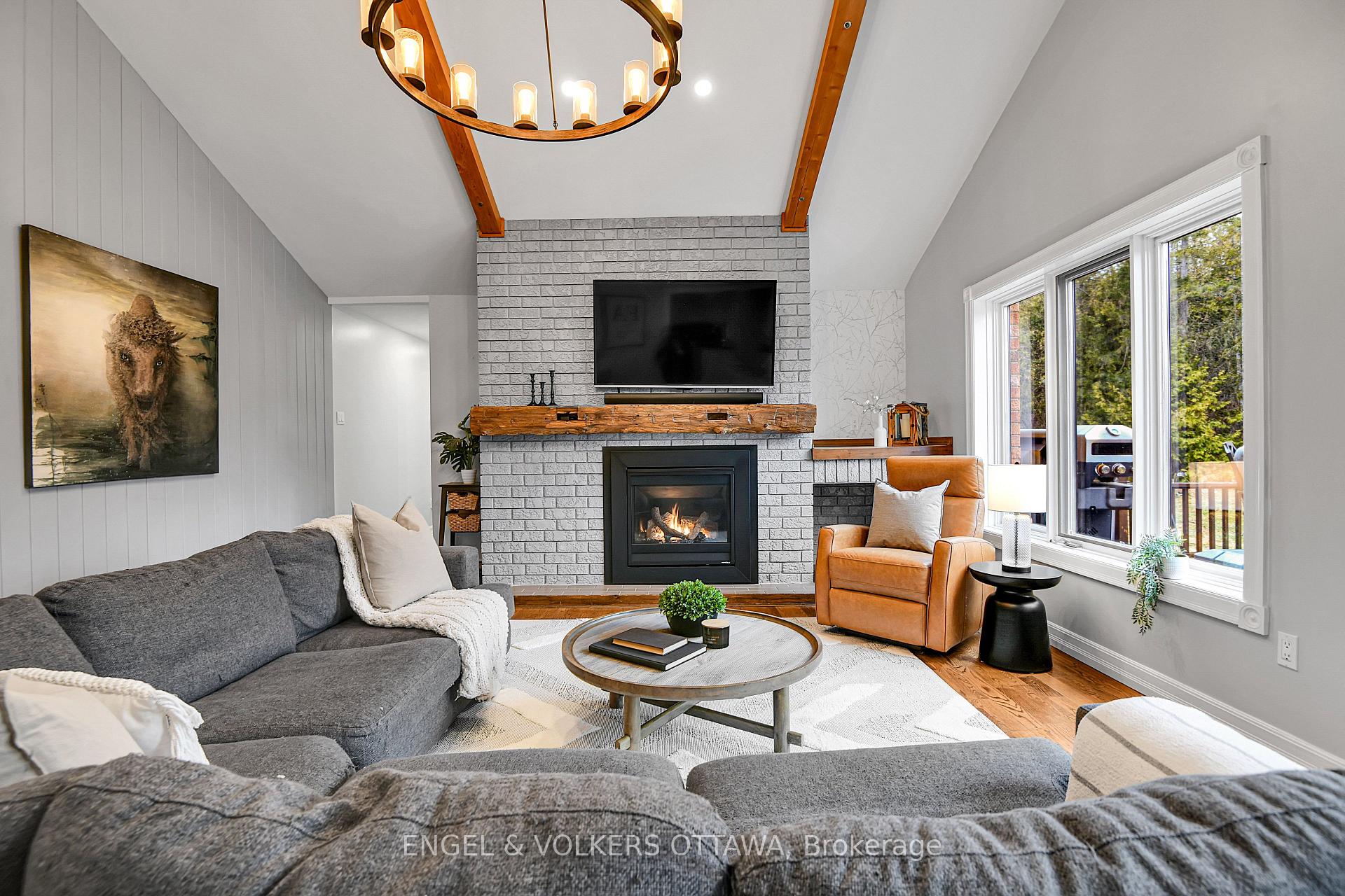 Photo 8 of 102 Delaney Drive, Ottawa, Huntley Ward (South West) — HOMEH