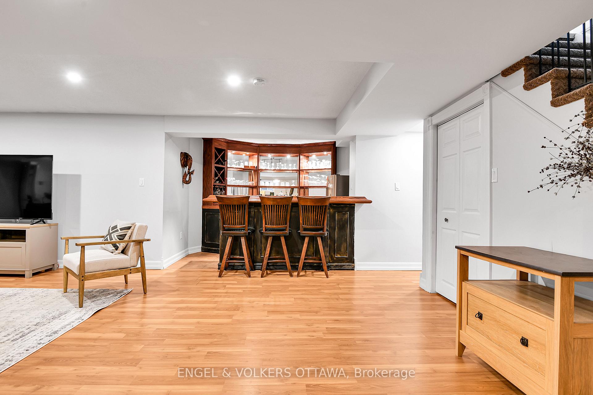 Photo 23 of 102 Delaney Drive, Ottawa, Huntley Ward (South West) — HOMEH