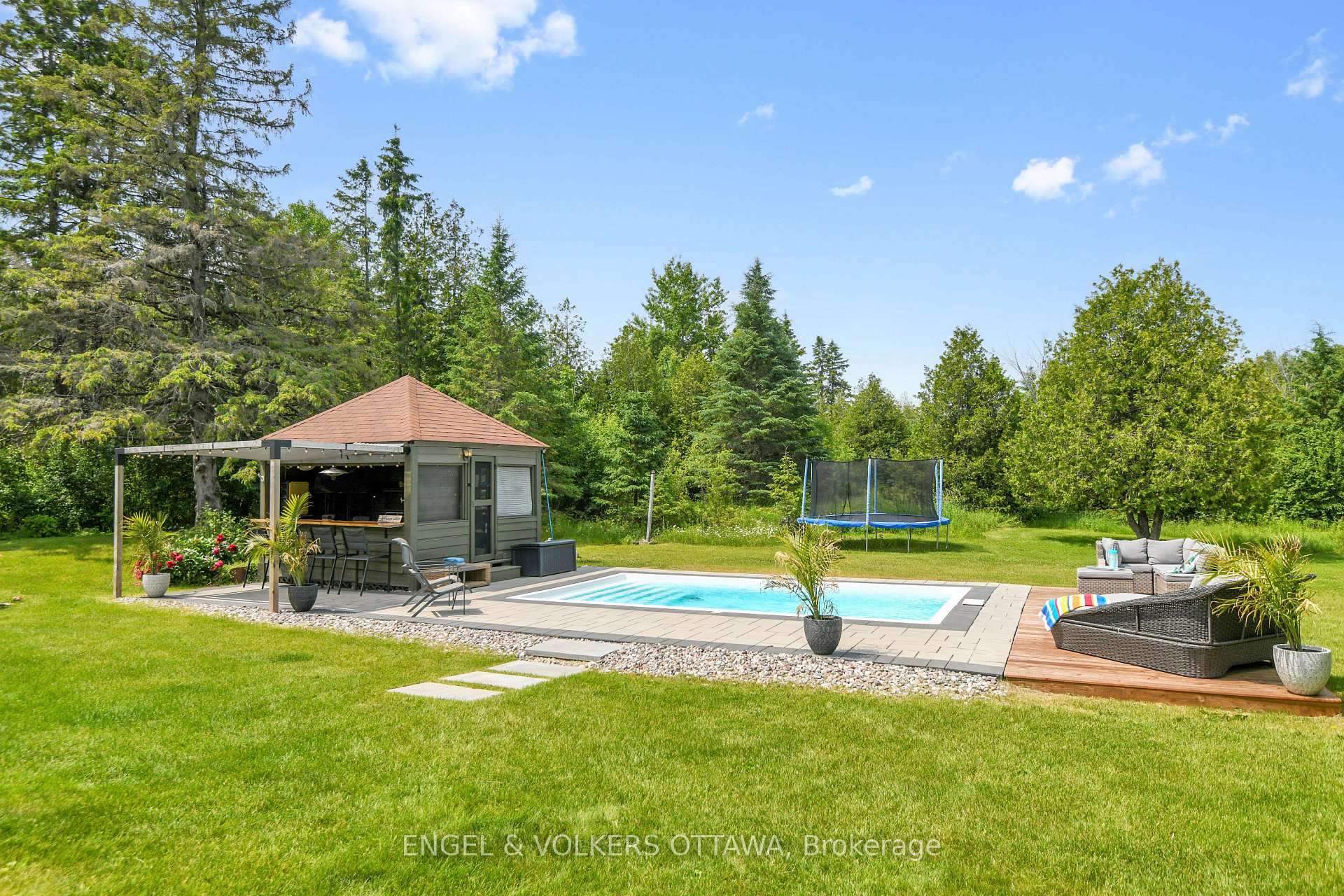 Photo 26 of 102 Delaney Drive, Ottawa, Huntley Ward (South West) — HOMEH
