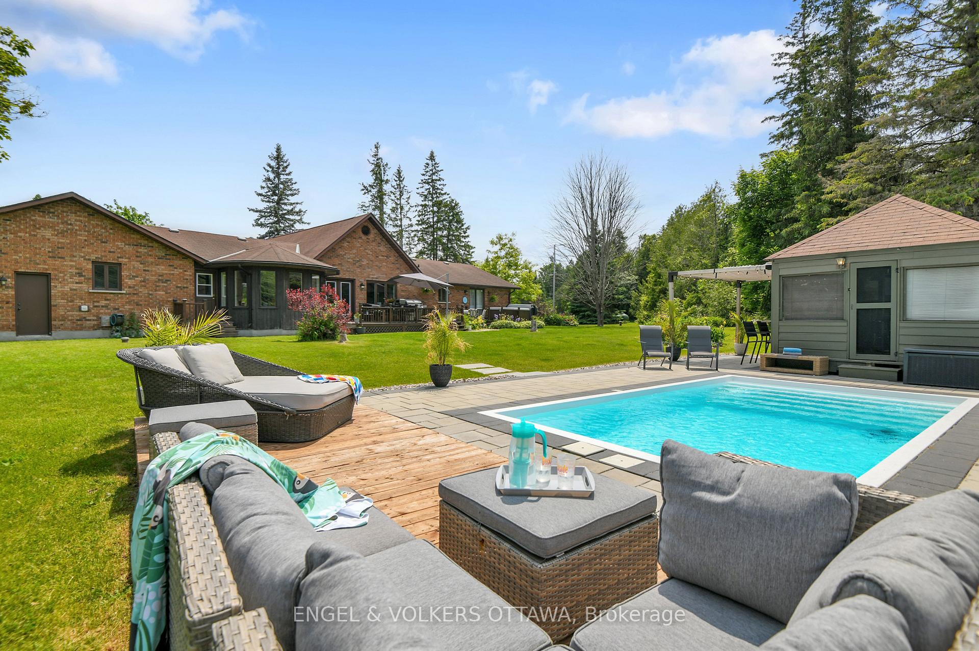 Photo 31 of 102 Delaney Drive, Ottawa, Huntley Ward (South West) — HOMEH