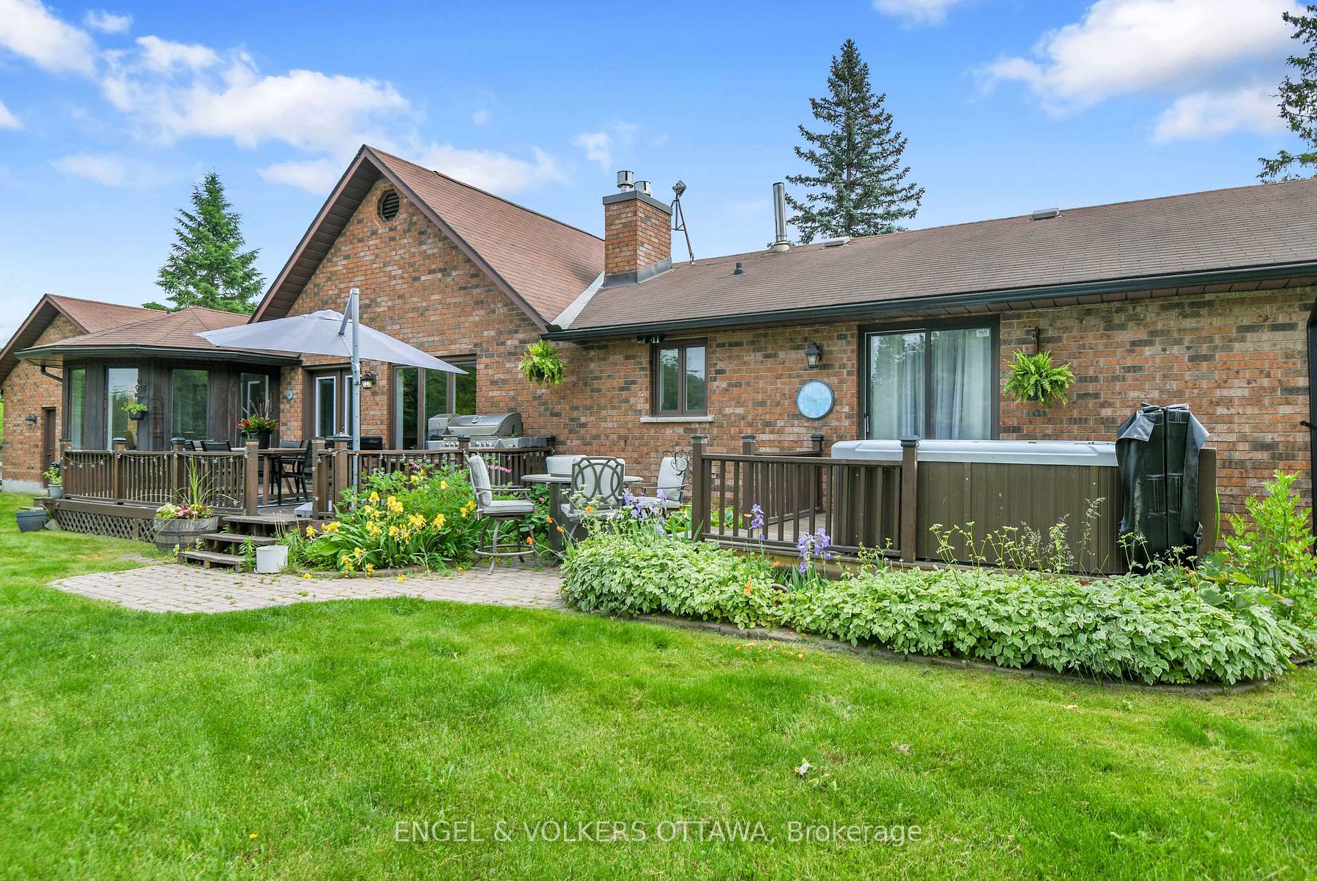 Photo 33 of 102 Delaney Drive, Ottawa, Huntley Ward (South West) — HOMEH
