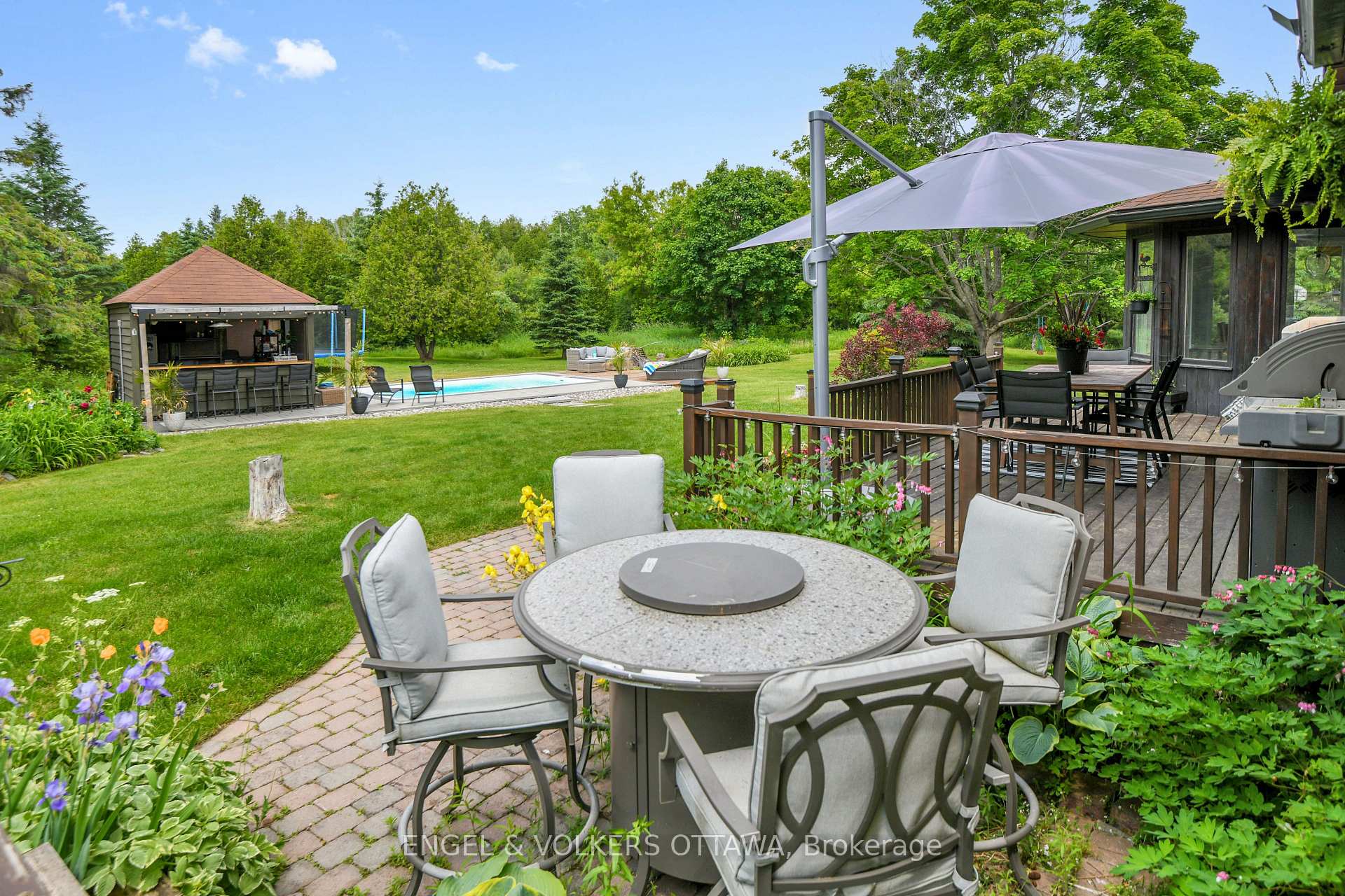 Photo 32 of 102 Delaney Drive, Ottawa, Huntley Ward (South West) — HOMEH