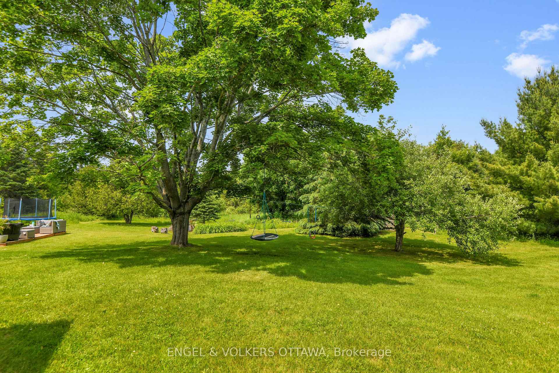 Photo 34 of 102 Delaney Drive, Ottawa, Huntley Ward (South West) — HOMEH