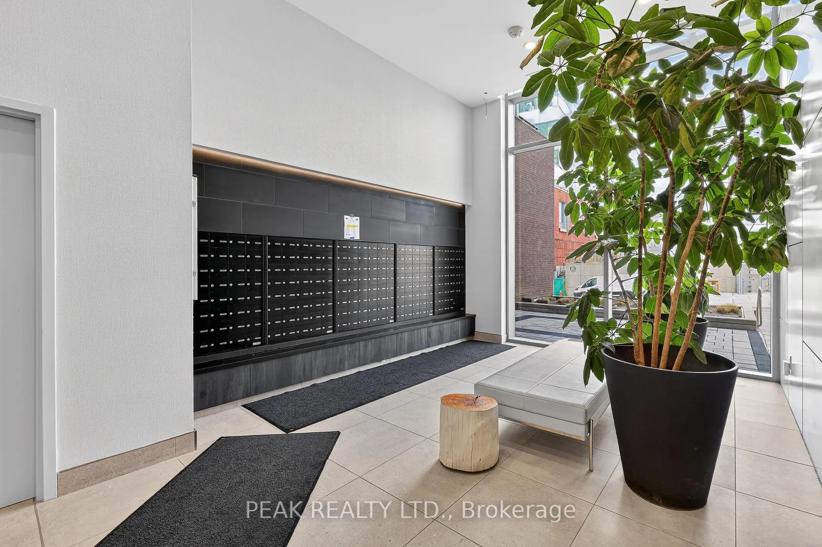 Photo 4 of Unit 1006, 85 Duke Street W, Kitchener — HOMEH