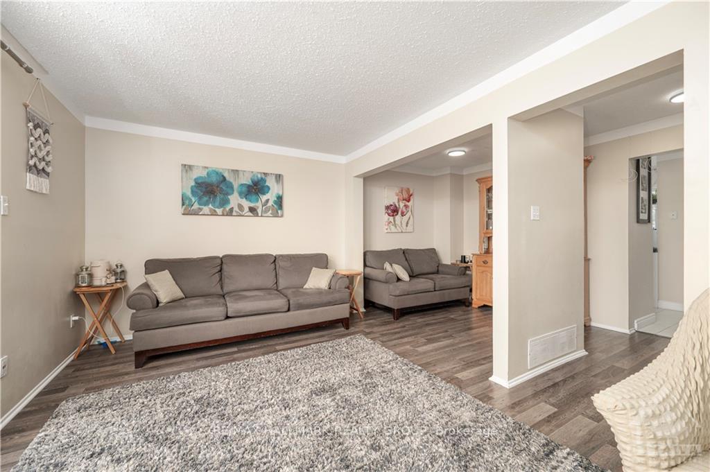 Photo 6 of 2570 Southvale Crescent, Ottawa, Sheffield Glen/Industrial Park — HOMEH