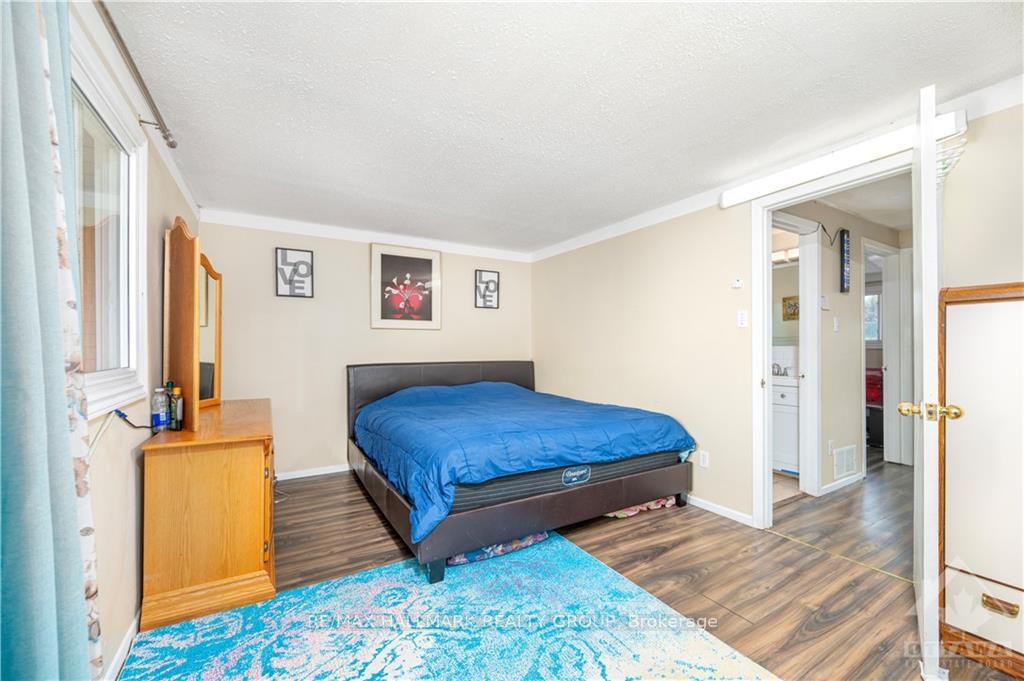 Photo 13 of 2570 Southvale Crescent, Ottawa, Sheffield Glen/Industrial Park — HOMEH