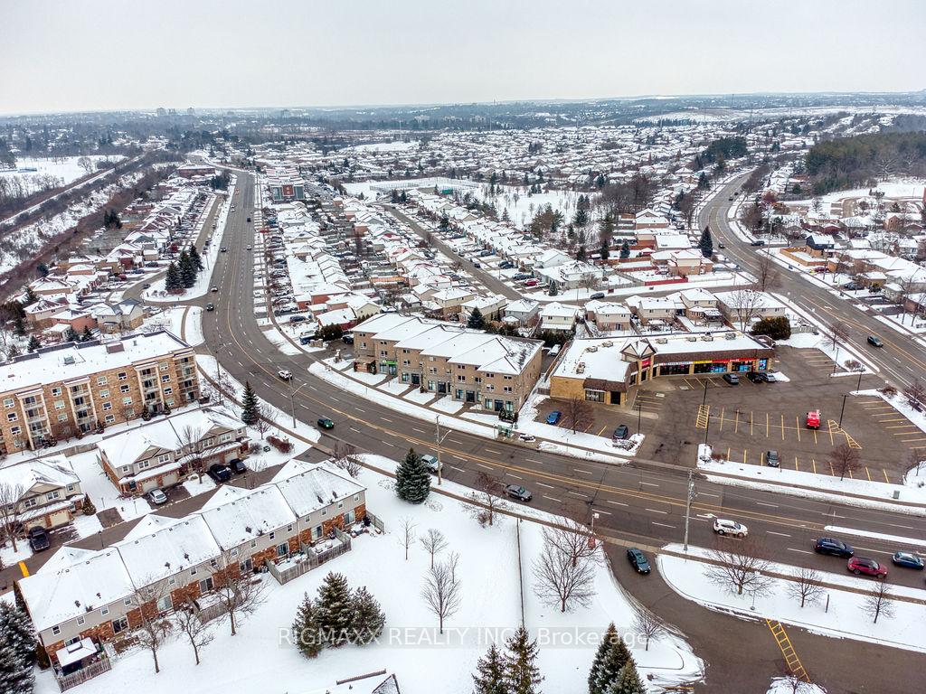 Photo 4 of Unit 211, 904 Paisley Road, Guelph, Willow West/Sugarbush/West Acres — HOMEH