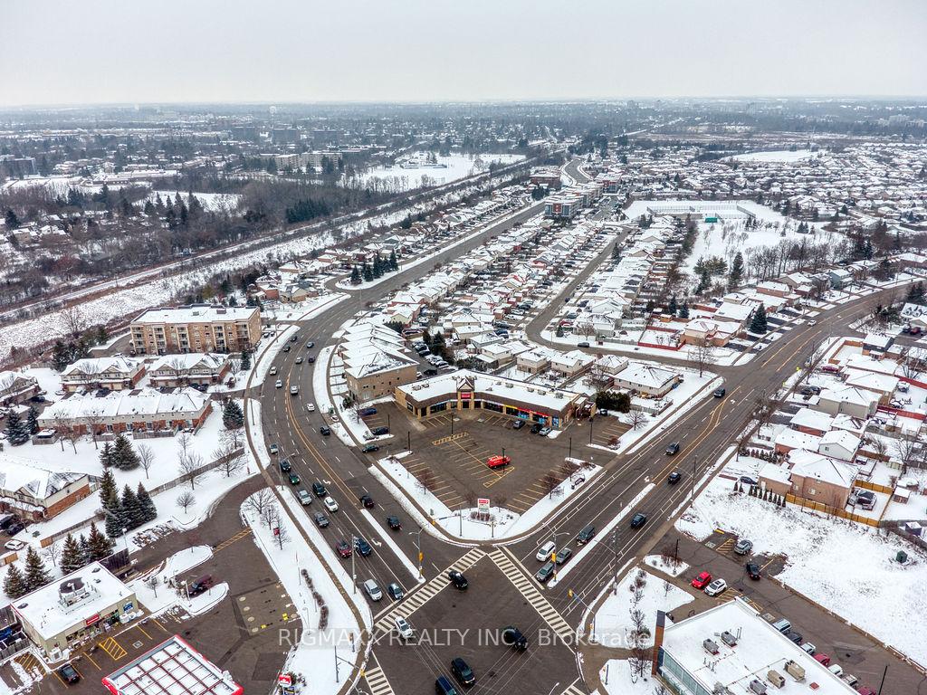 Photo 5 of Unit 211, 904 Paisley Road, Guelph, Willow West/Sugarbush/West Acres — HOMEH