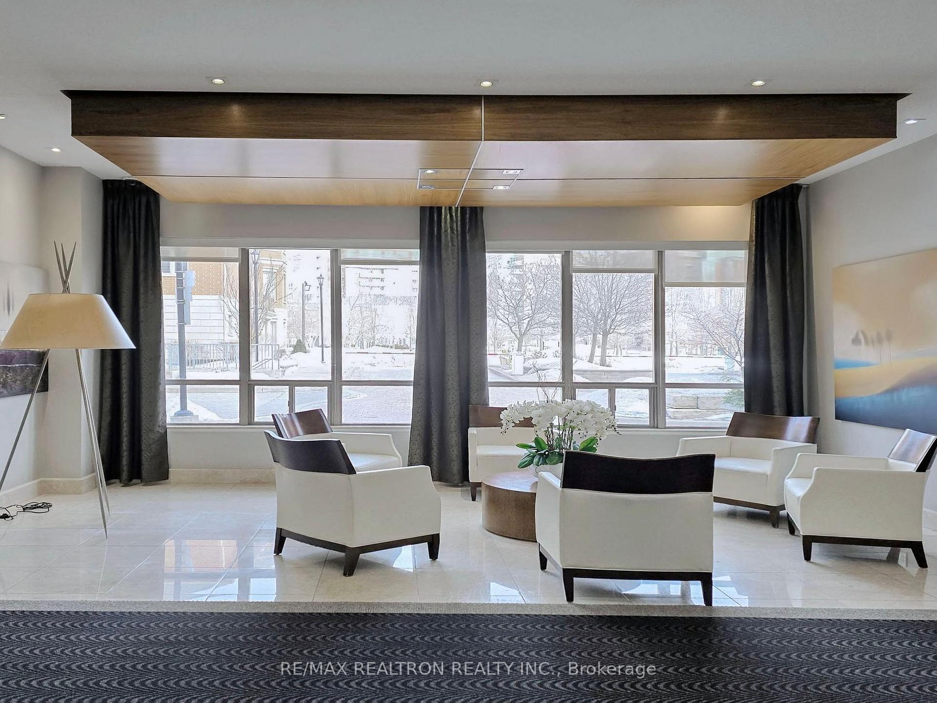Photo 5 of Unit 306, 37 Galleria Parkway, Markham, Commerce Valley — HOMEH