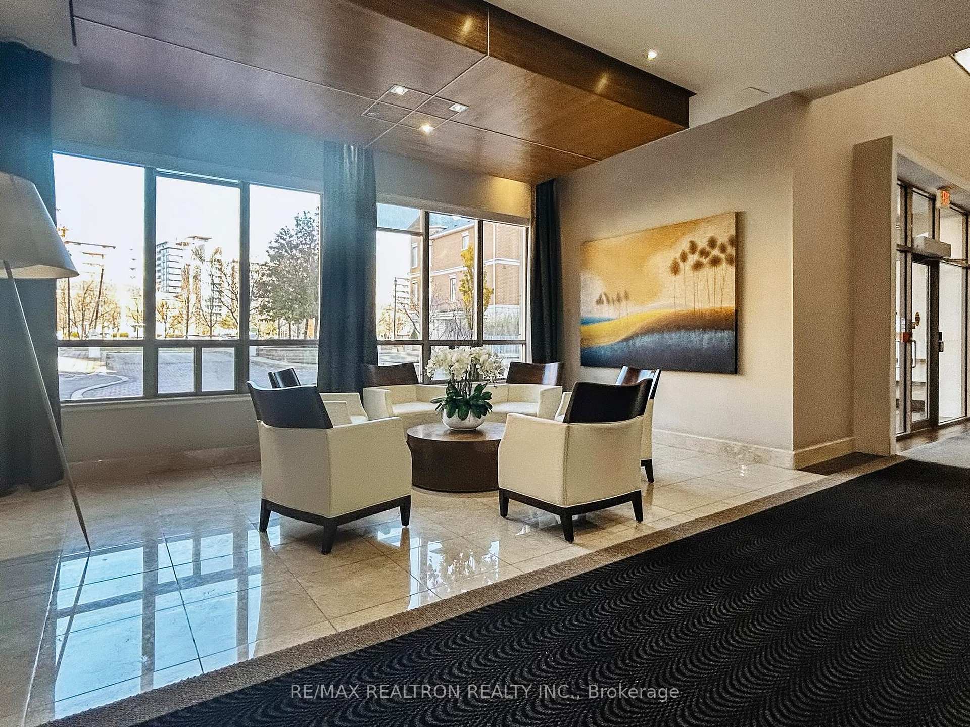 Photo 6 of Unit 306, 37 Galleria Parkway, Markham, Commerce Valley — HOMEH