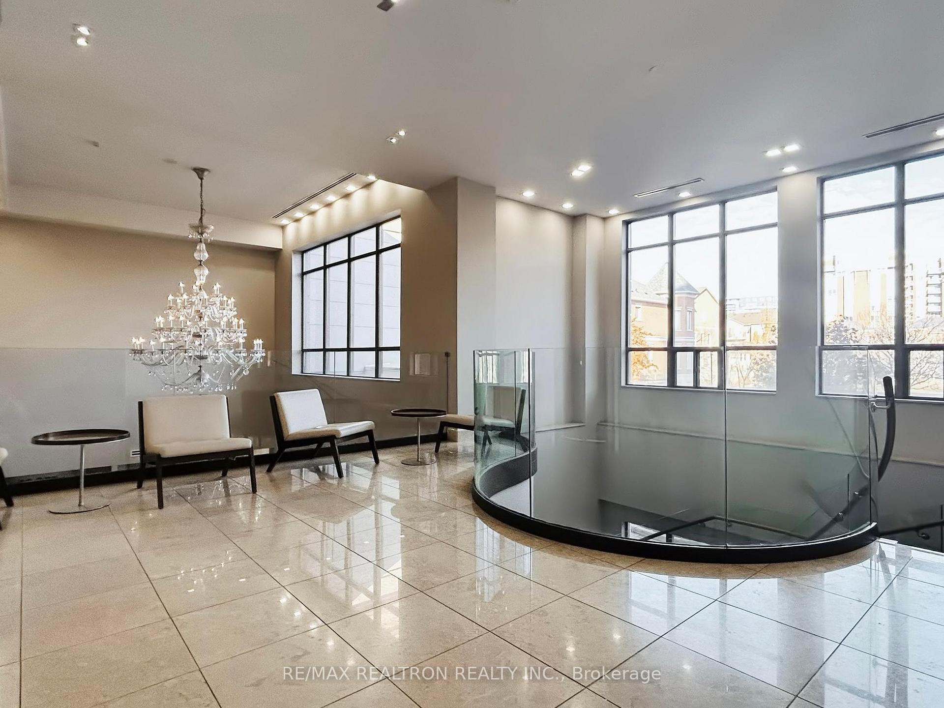 Photo 8 of Unit 306, 37 Galleria Parkway, Markham, Commerce Valley — HOMEH