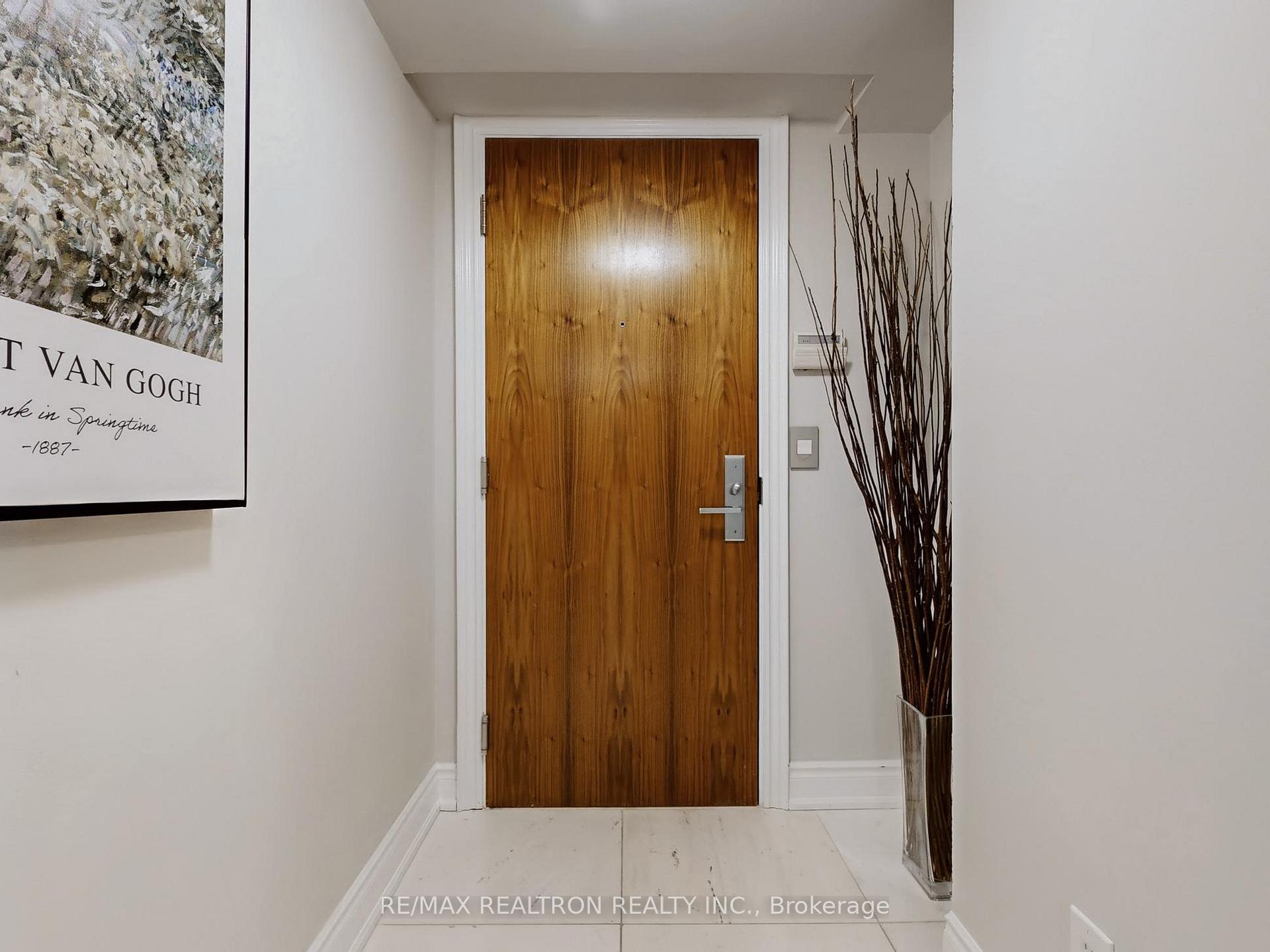 Photo 10 of Unit 306, 37 Galleria Parkway, Markham, Commerce Valley — HOMEH
