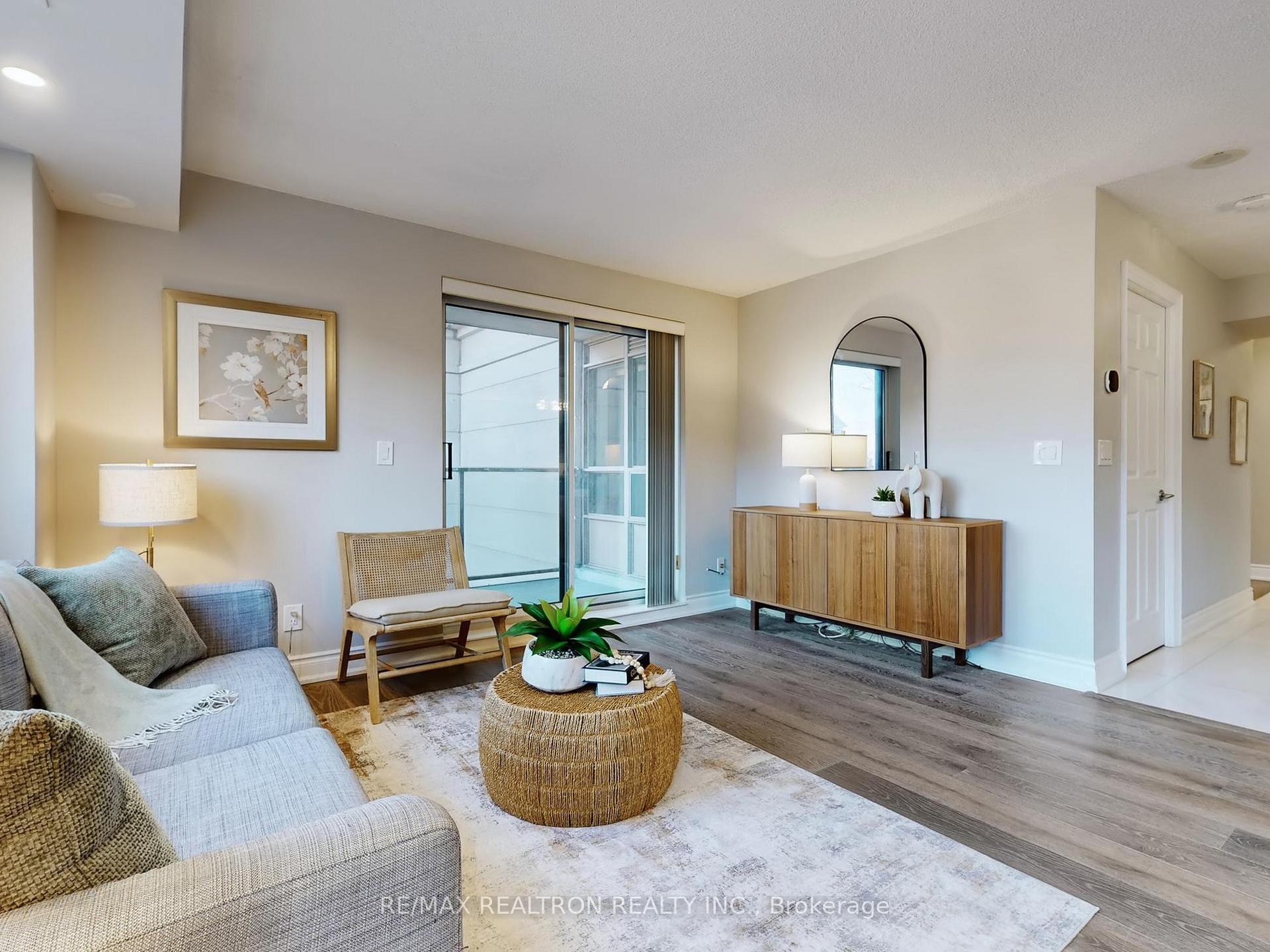 Photo 12 of Unit 306, 37 Galleria Parkway, Markham, Commerce Valley — HOMEH