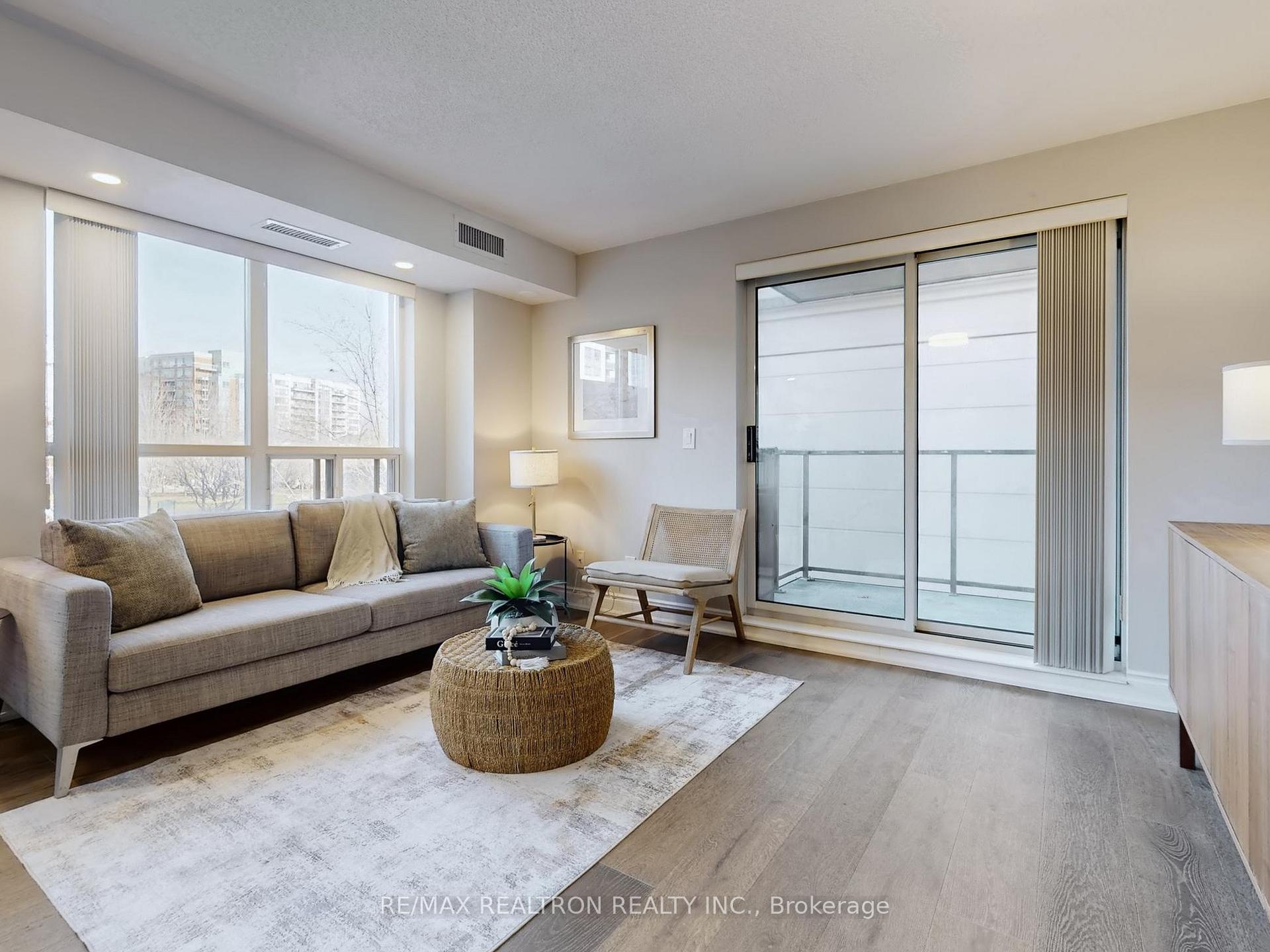 Photo 13 of Unit 306, 37 Galleria Parkway, Markham, Commerce Valley — HOMEH