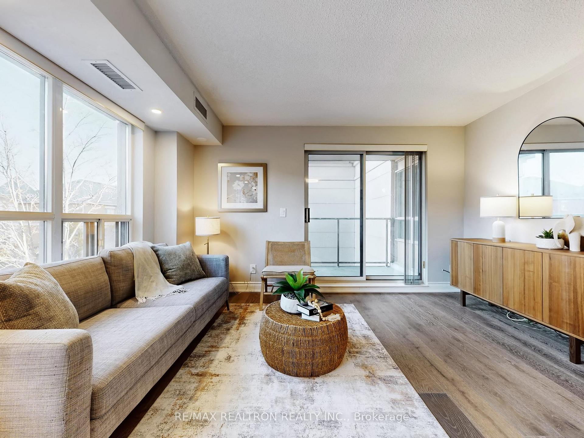 Photo 14 of Unit 306, 37 Galleria Parkway, Markham, Commerce Valley — HOMEH