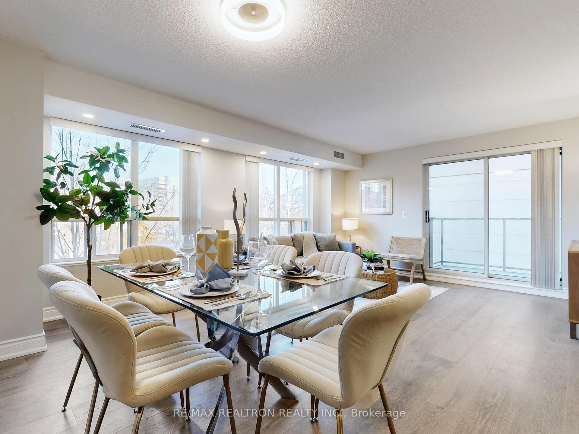 Photo 17 of Unit 306, 37 Galleria Parkway, Markham, Commerce Valley — HOMEH