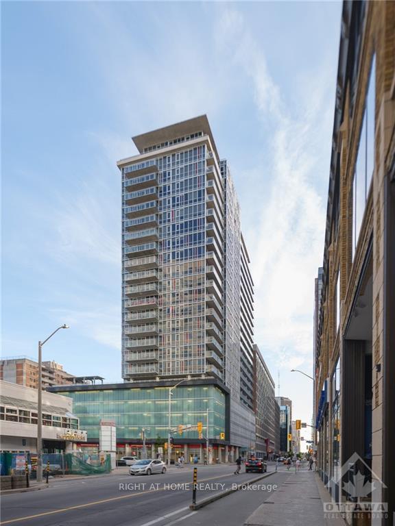 Front of Unit 615, 324 Laurier Avenue W