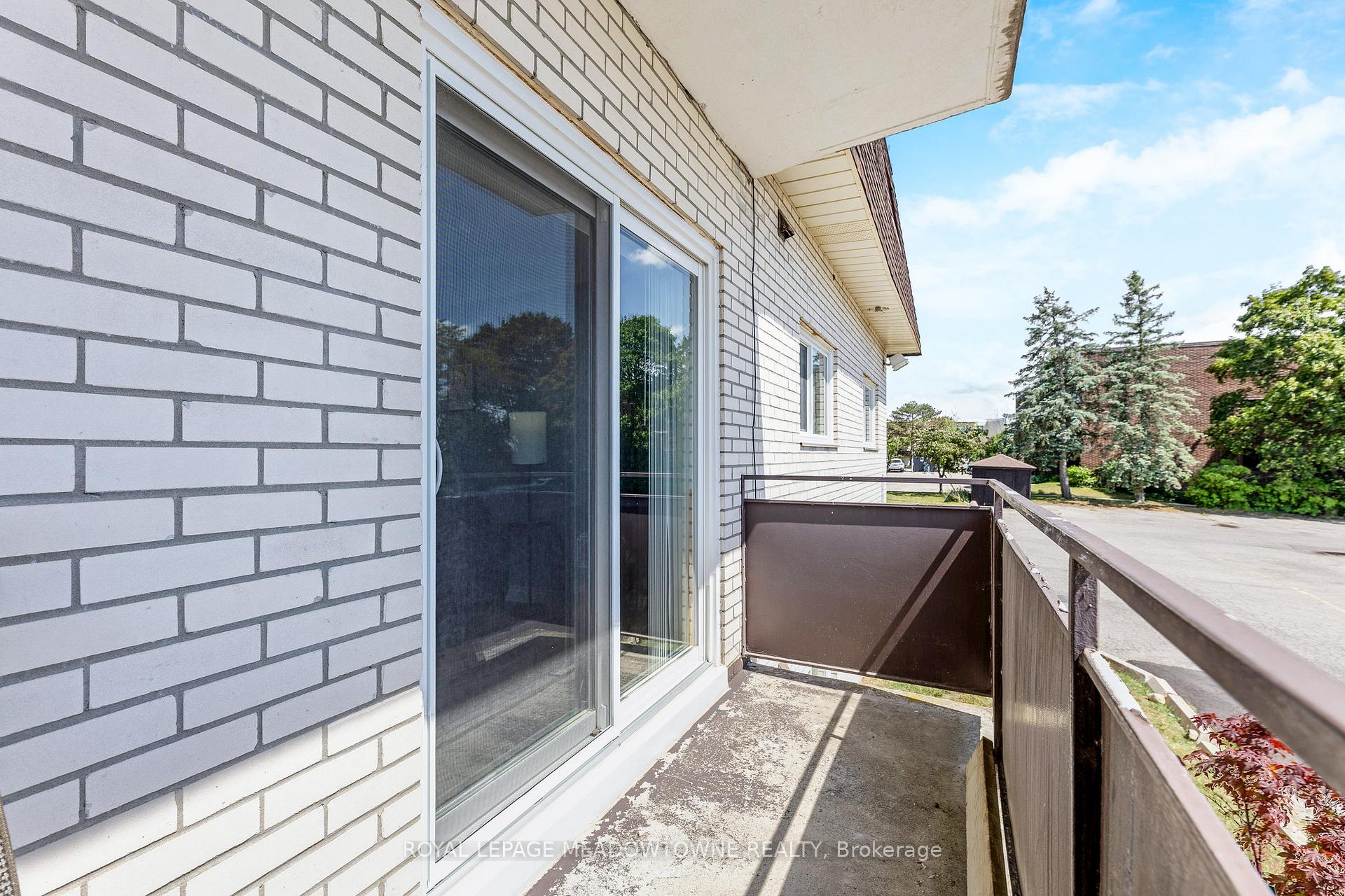 Photo 3 of Unit 203, 53 Conroy Crescent, Guelph, Dovercliffe Park/Old University — HOMEH