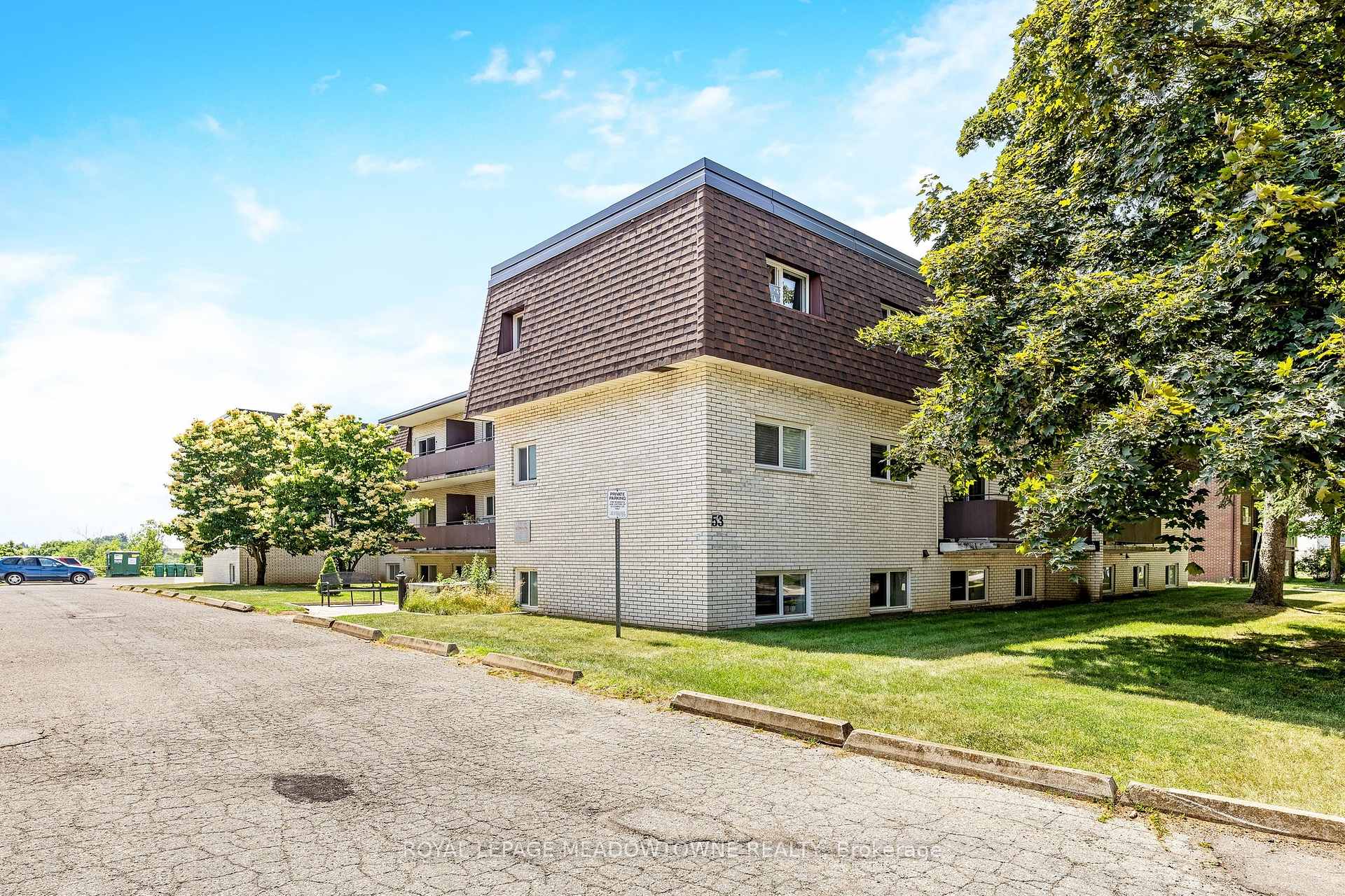 Photo 6 of Unit 203, 53 Conroy Crescent, Guelph, Dovercliffe Park/Old University — HOMEH