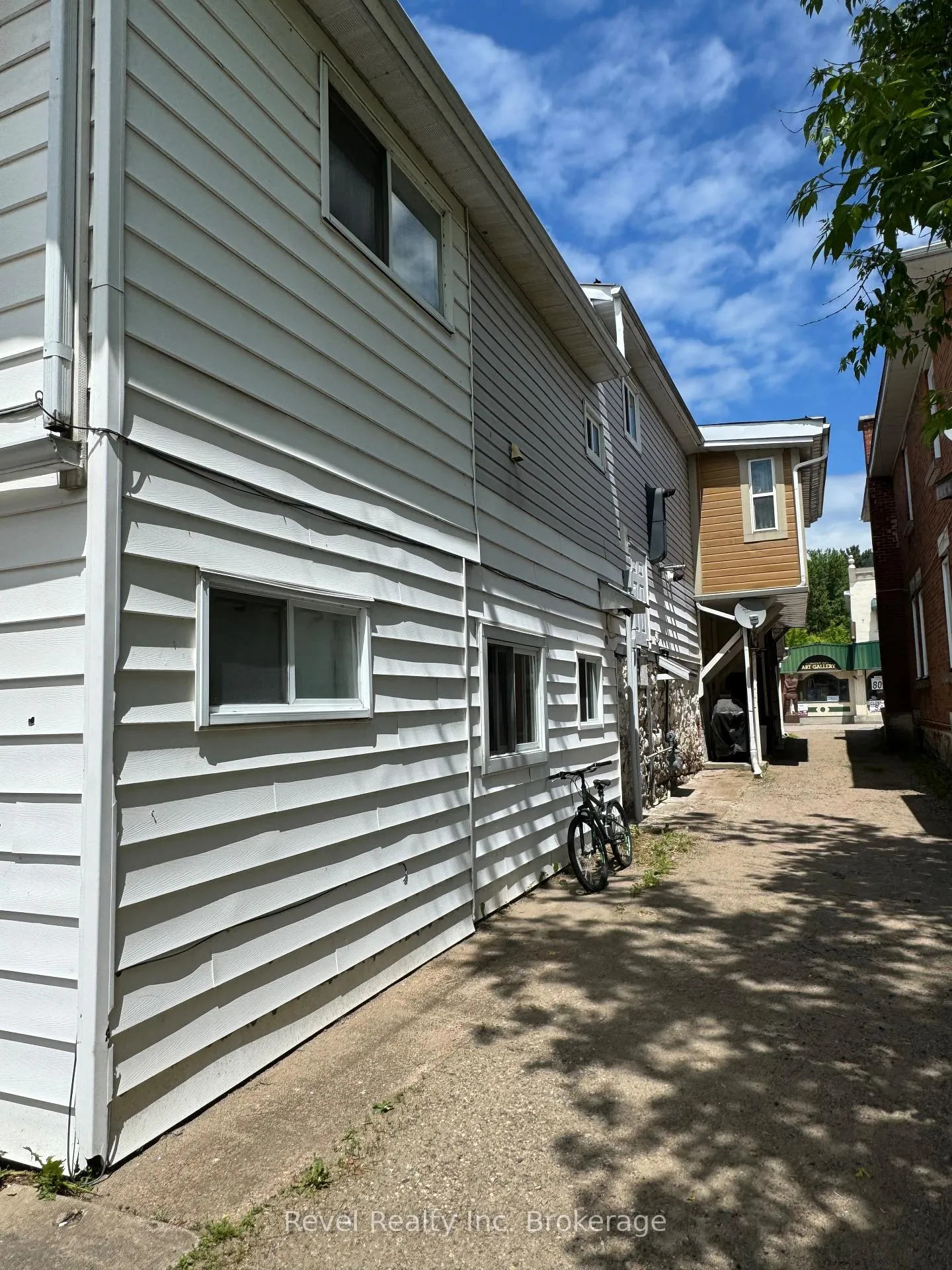 Photo 3 of 310 Main Street, Mattawa — HOMEH