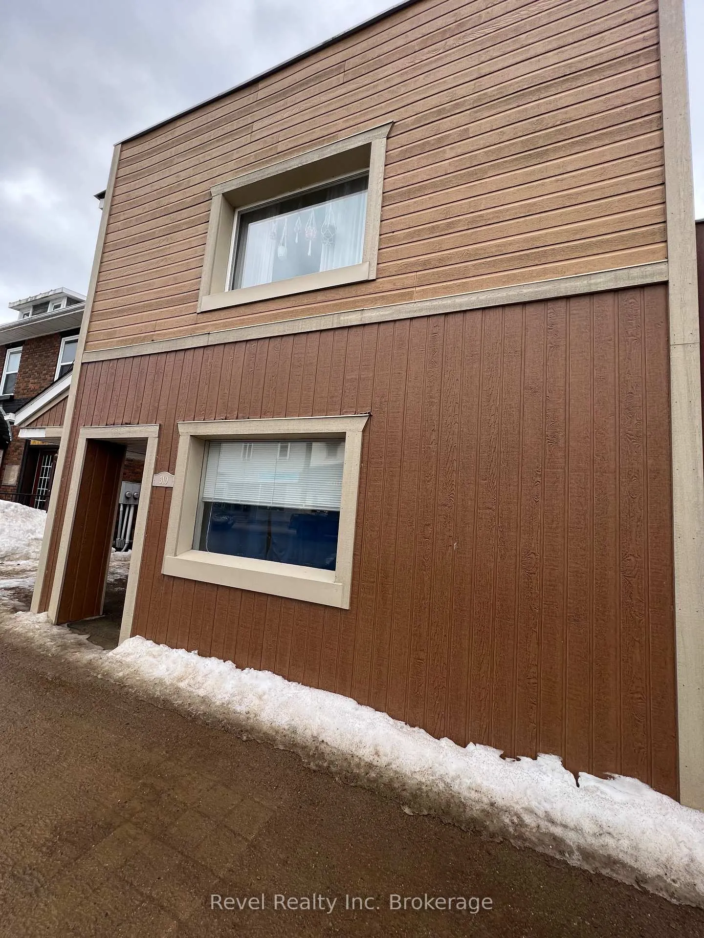 Photo 10 of 310 Main Street, Mattawa — HOMEH