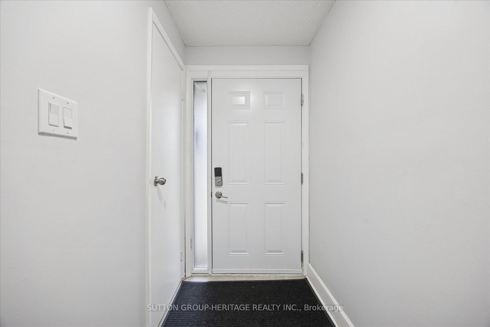 Photo 3 of Unit 11, 221 Ormond Drive, Oshawa, Samac — HOMEH