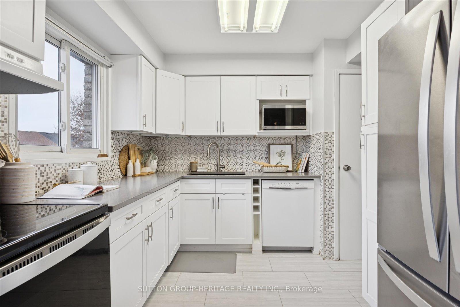 Photo 12 of Unit 11, 221 Ormond Drive, Oshawa, Samac — HOMEH