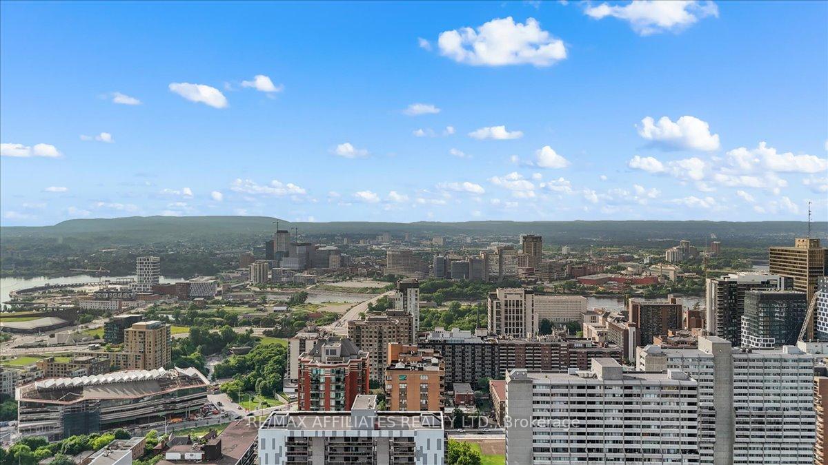 Photo 2 of Unit 601, 556 Laurier Avenue W, Ottawa, Ottawa Centre — HOMEH