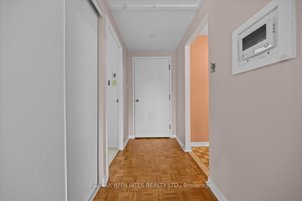 Photo 3 of Unit 601, 556 Laurier Avenue W, Ottawa, Ottawa Centre — HOMEH