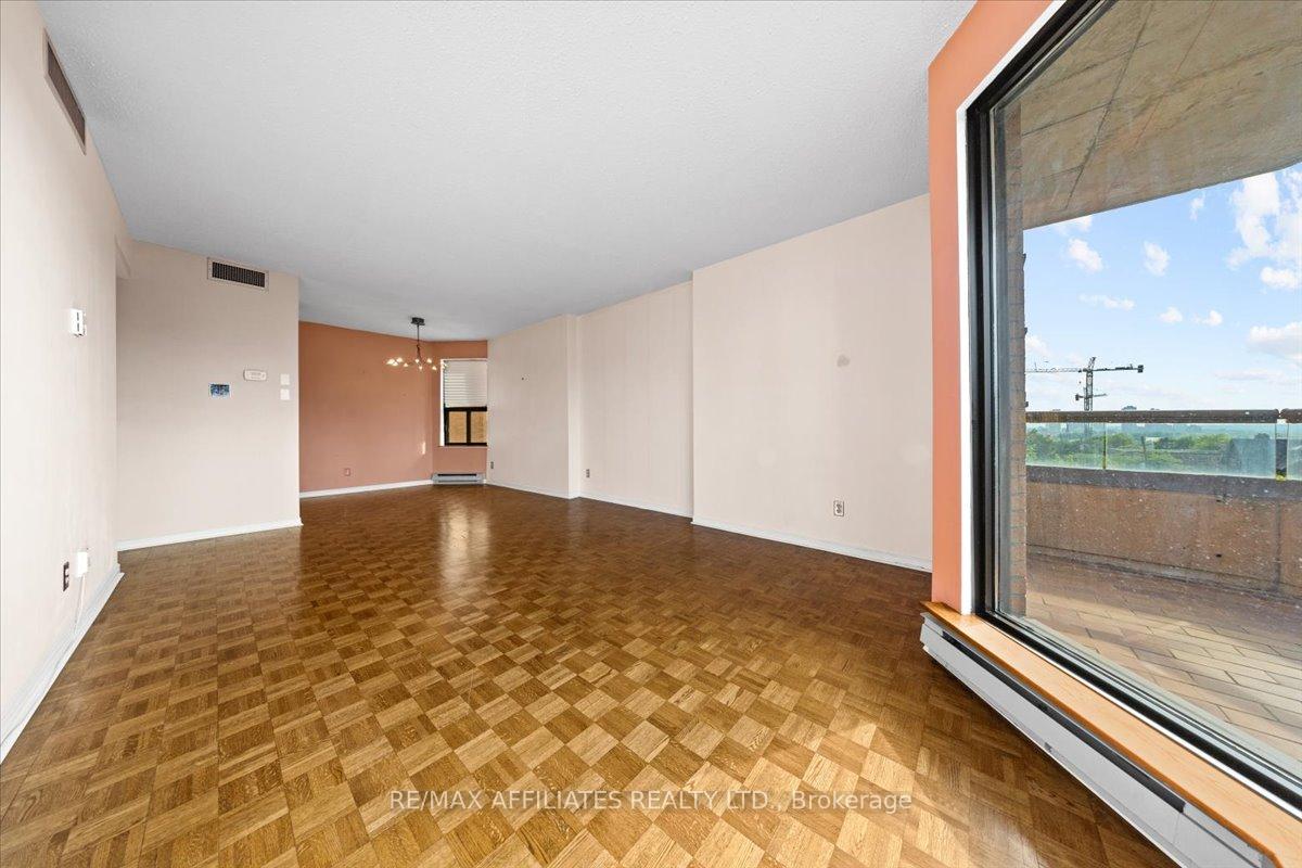 Photo 5 of Unit 601, 556 Laurier Avenue W, Ottawa, Ottawa Centre — HOMEH