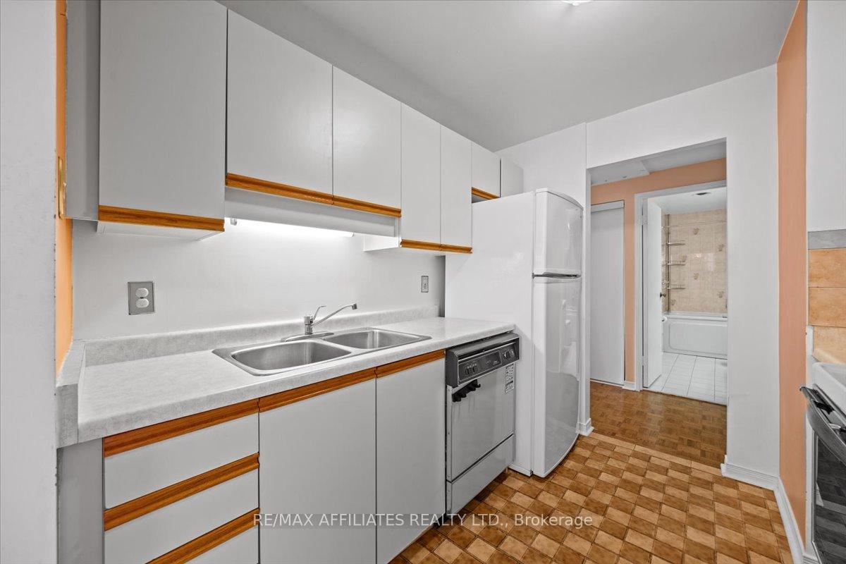 Photo 10 of Unit 601, 556 Laurier Avenue W, Ottawa, Ottawa Centre — HOMEH