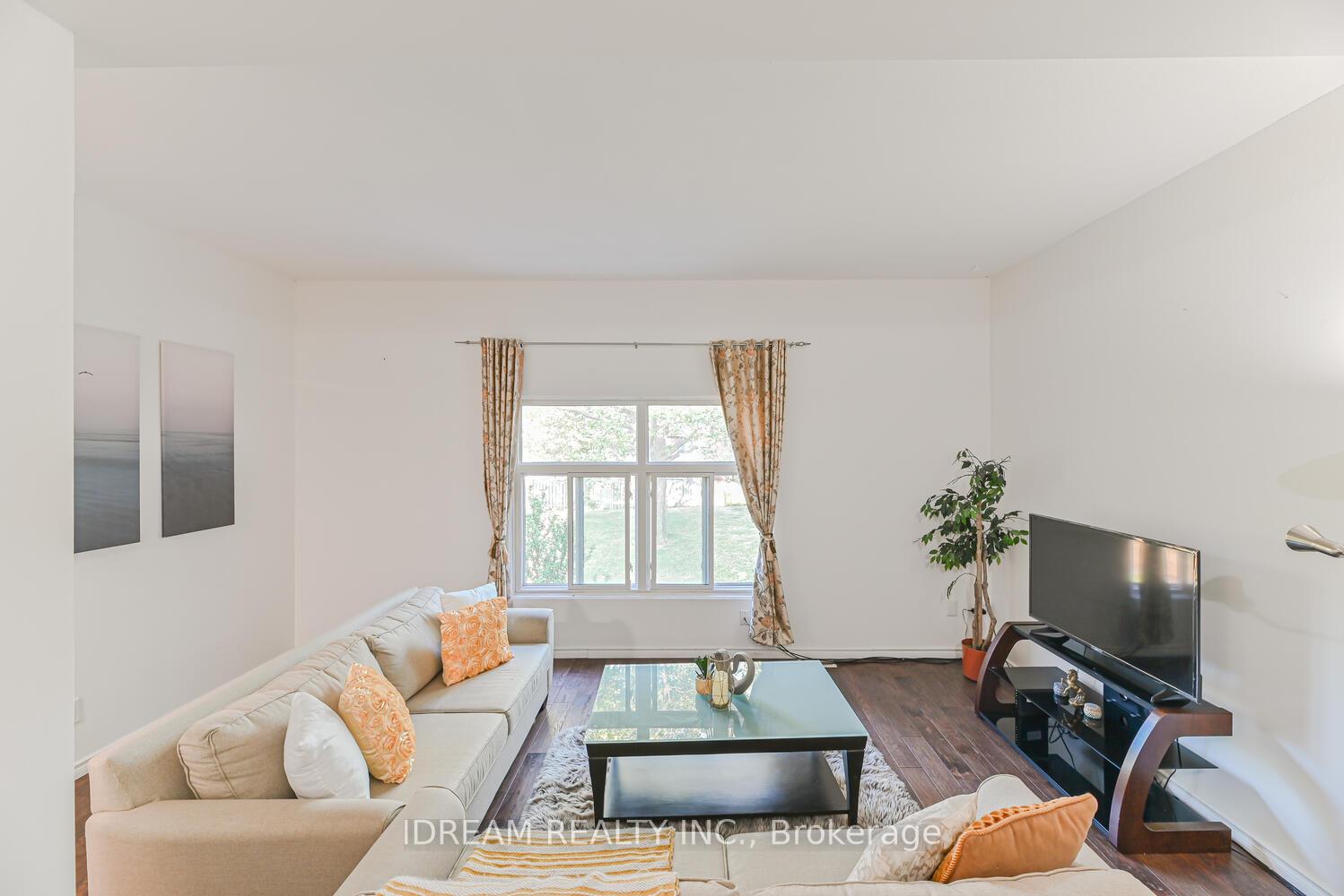 Photo 13 of 16 Priscilla Lane, Hamilton, Riverdale — HOMEH