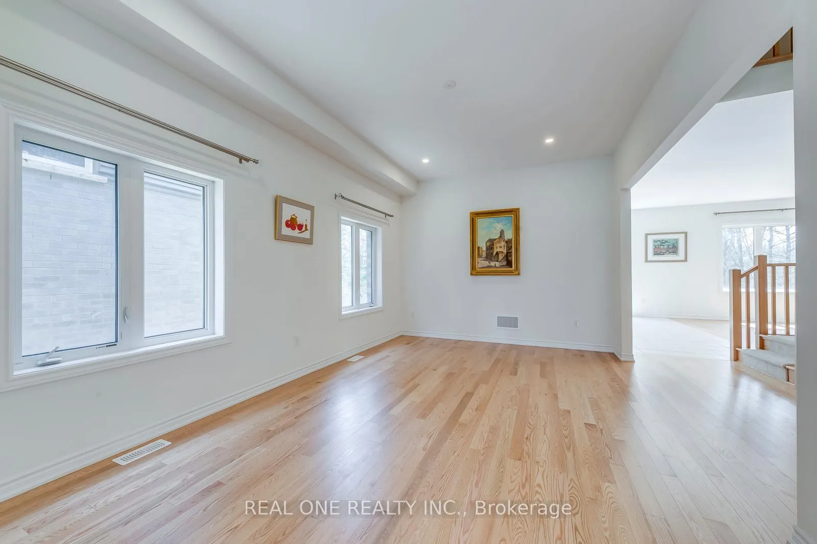 Photo 10 of 39 Stauffer Road, Brantford — HOMEH