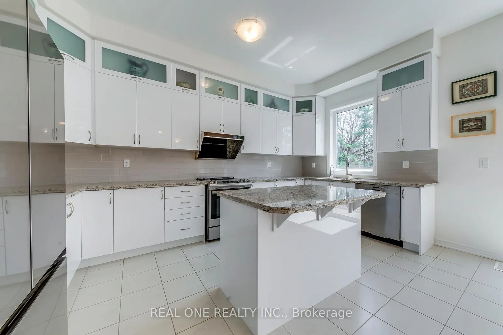 Photo 18 of 39 Stauffer Road, Brantford — HOMEH