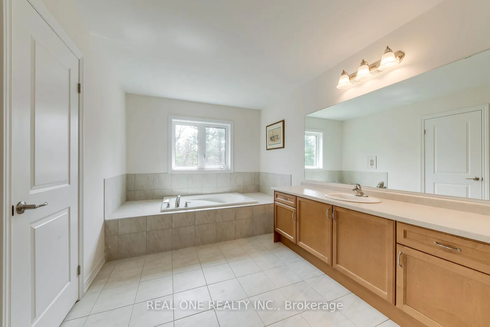 Photo 35 of 39 Stauffer Road, Brantford — HOMEH