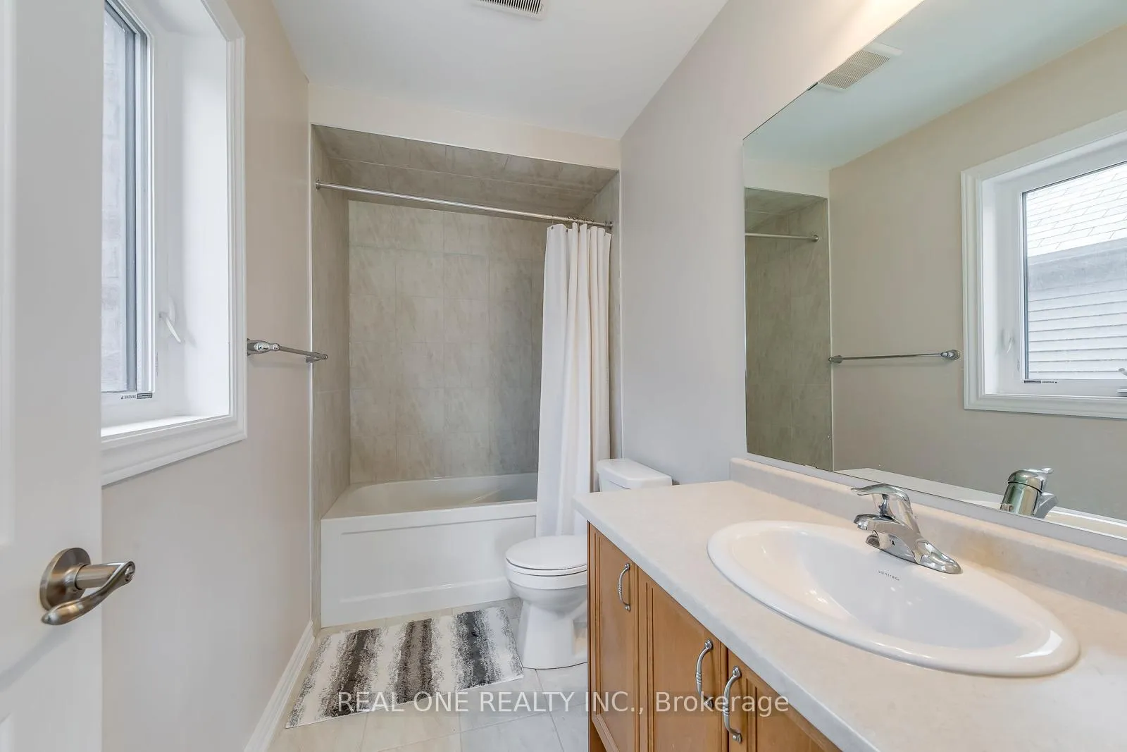 Photo 40 of 39 Stauffer Road, Brantford — HOMEH